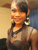 Ladyboy King Wants You to Let her Be the Queen.